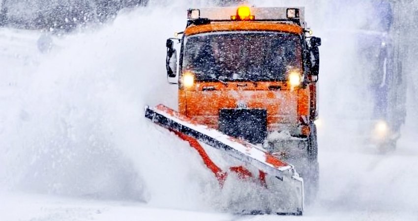 Дорожники делают все необходимое для безопасного проезда на дорогах региона. Видео